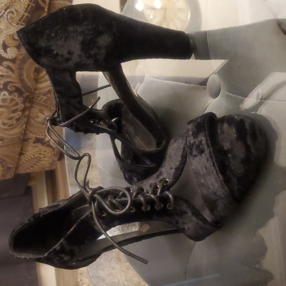 Hot Kiss Crushed Velvet Shoes